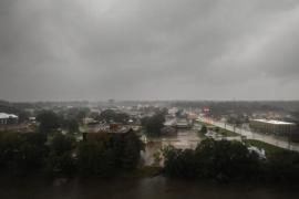 La lluvia del huracán Delta cae sobre Lafayette, Louisiana, el viernes 9 de octubre.