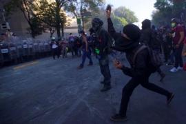  Manifestantes del 2 de octubre “no se olvida” se enfrentan con policías capitalinos
