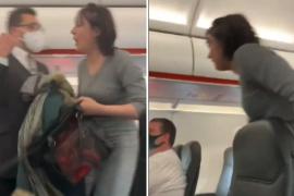 Femenina es bajada de un avión por no traer cubrebocas, aparte tosía sobre los pasajeros