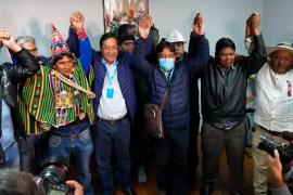 Pese a que no hay resultados oficiales de las elecciones realizadas este domingo en Bolivia, las encuestas  dan amplia ventaja a Luis Arce