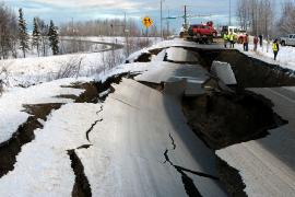 Alerta de tsunami en Alaska, luego de un sismo magnitud 7.4