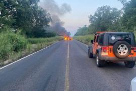 Vehículos quemados y carreteras bloqueadas tras enfrentamiento en Veracruz