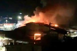 VIDEO: Incendio en el mercado de Tequila 