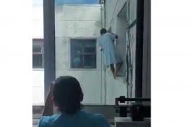 Un masculino con esquizofrenia se arroja del último piso del hospital regional Coatzacoalcos