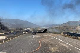 Explosión de un camión con gas LP deja al menos 13 muertos en autopista Nayarit