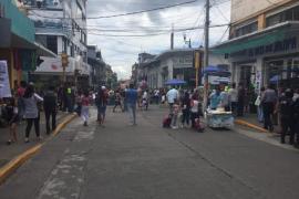  Habitantes de Xalapa ignoran riesgo COVID, calles lucen aglomeradas