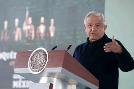 AMLO: “La gente prefiere que nosotros manejemos las vacunas, no politiqueros”