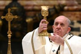 Papa exhorta ayudar a los pobres en una misa discreta de Navidad COVID19