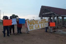 Los inconformes también protestaron debido a que llevan nueve meses esperando seguro médico.