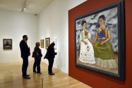 Con el título “Frida Kahlo. Cinco obras”, la exhibición se compone de apenas cuatro óleos y un dibujo