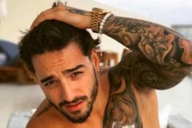 Policía detiene a Maluma y graba video junto a él