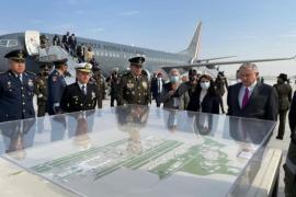  López Obrador inaugura pistas aéreas militares de Santa Lucia