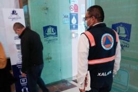  En Plazas comerciales de Xalapa supervisan filtros sanitarios establecidos de forma obligatoria