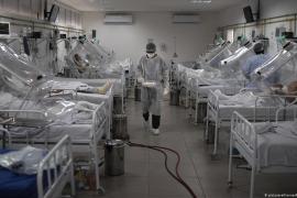 Brasil, el segundo país en rebasar los 300,000 fallecidos por coronavirus