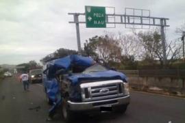 Chocan camioneta y camión en La San Isidro-Cardel hay un lesionado