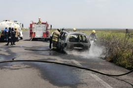 La mañana de este viernes se incendió una camioneta en la carretera Coatza Mina-Las Matas