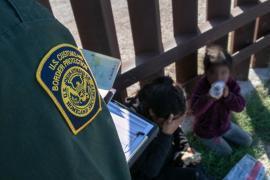 El número de niños migrantes no acompañados detenidos en la frontera con México se ha triplicado en las últimas dos semanas