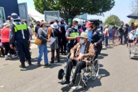  Mujer de tercera edad fallece cuando hacía fila para vacunarse en Puebla