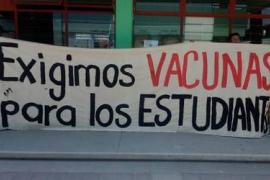 Protestan estudiantes en Xalapa, Veracruz; también quiere vacuna contra COVID-19