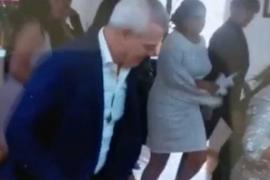  Javier Aguirre es separado de Rayados por andar bailando