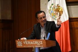 El gobernador de Veracruz se deslinda de acusaciones de espionaje