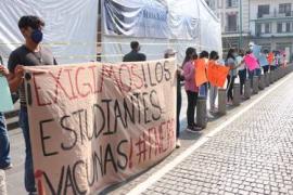  En el Puerto estudiantes piden vacunas COVID para el regreso a las aulas