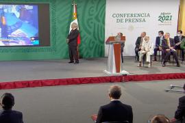 En la mañanera López Obrador exhibe telemontaje de Loret de Mola en televisa