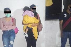 71 migrantes rescatados con 3 polleros detenidos en Veracruz