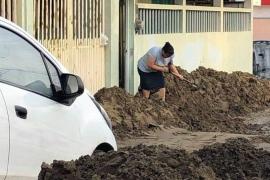 Hasta medio metro entró el lodo a las casas tras deslave