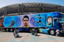 Autobús luce con un homenaje a ‘’Maradona’’ causa sensación a fanáticos