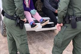 Cinco niñas centroamericanas son abandonadas en la frontera de EEUU