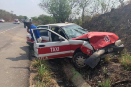 Tres lesionados tras encontronazo en la carretera Sayula-Aguilera