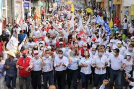 Candidatos realizan una multitudinaria marcha para el "rescate de Xalapa"