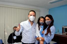  Promete consultorios y medicinas gratuitas en Boca del Río: Candidato Unánue