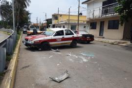 Volcadura de taxi en Veracruz