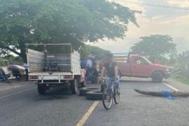 Reportan bloqueo de habitantes en carretera Coatzacoalcos