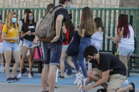 Viaje de estudiantes desencadena enorme brote de covid en España