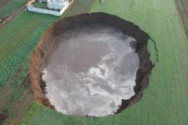 Socavón de 60 metros de diámetro se forma en Puebla; posible falla geológica