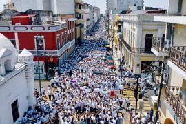 Marchan en Veracruz por falta de quimioterapias