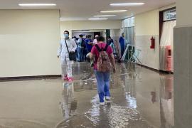  Fuerte lluvia inunda hospital del IMSS,  daña casas y vehículos
