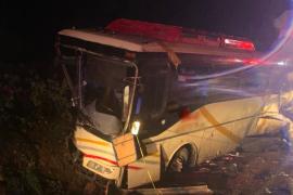 Deja 6 muertos y 10 lesionados aparatoso accidente 