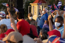 Miles defienden al gobierno cubano