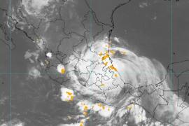 'Grace' se degrada a huracán categoría 2; se localiza en Hidalgo