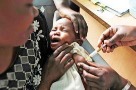 Aprueban vacuna contra la malaria