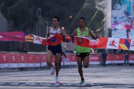 Mexicanos Darío Castro y Eloy Sánchez hacen el 1-2 en el Maratón de la CDMX