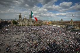 López Obrador por 3 años de gobierno en el zócalo de la CDMX