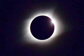 Mañana tendrá lugar el último eclipse total de sol del año