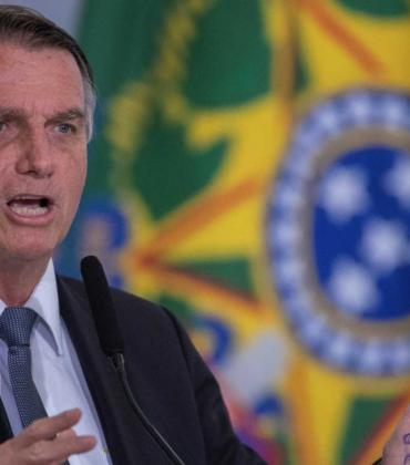 Corte Suprema investigará a Bolsonaro por vincular vacuna anticovid con sida